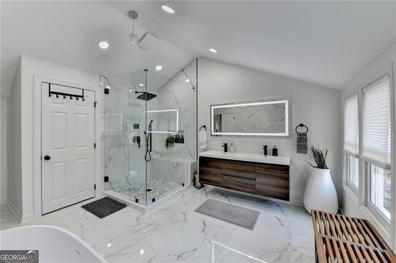 3937 Skyline Drive Gainesville - 33