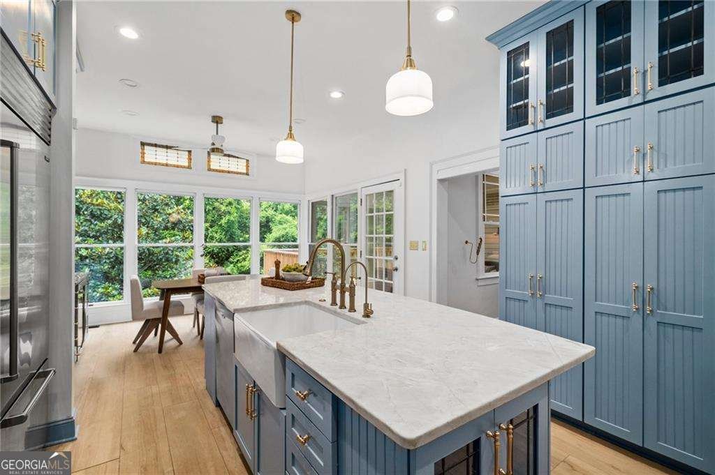 582 LAKESHORE Drive Atlanta - 14