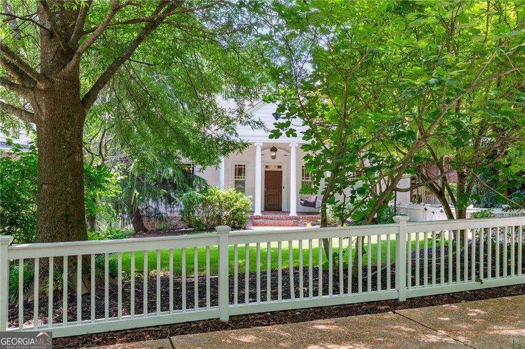 582 LAKESHORE Drive Atlanta - 2