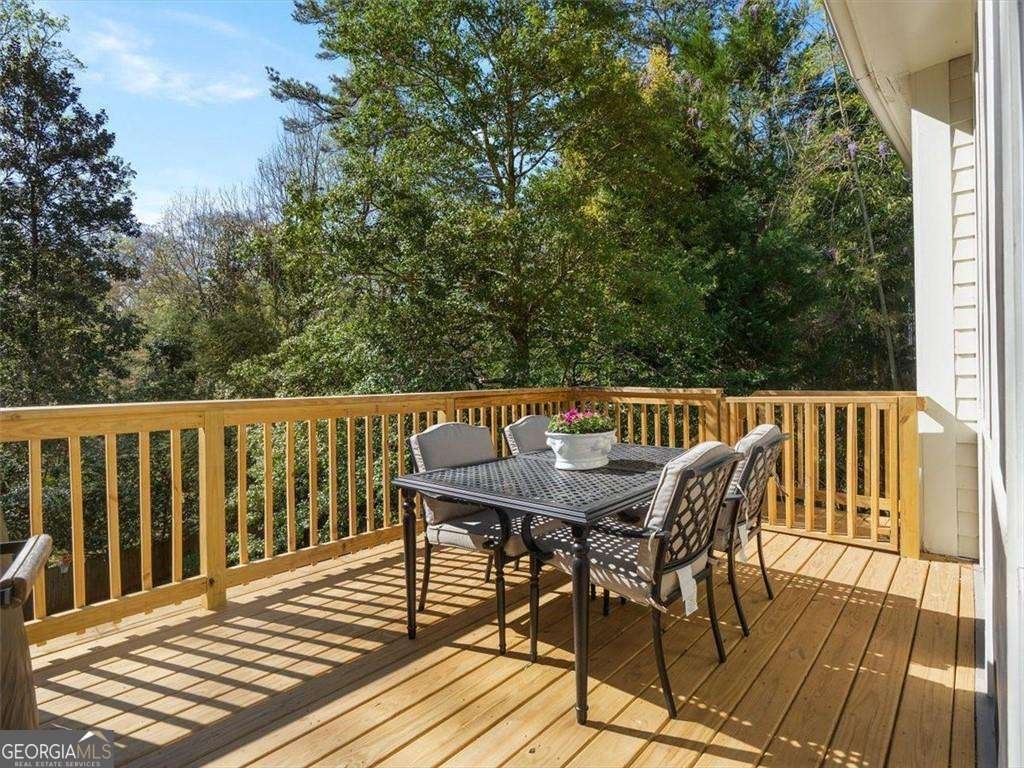 582 LAKESHORE Drive Atlanta - 22