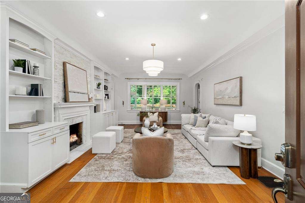 582 LAKESHORE Drive Atlanta - 3