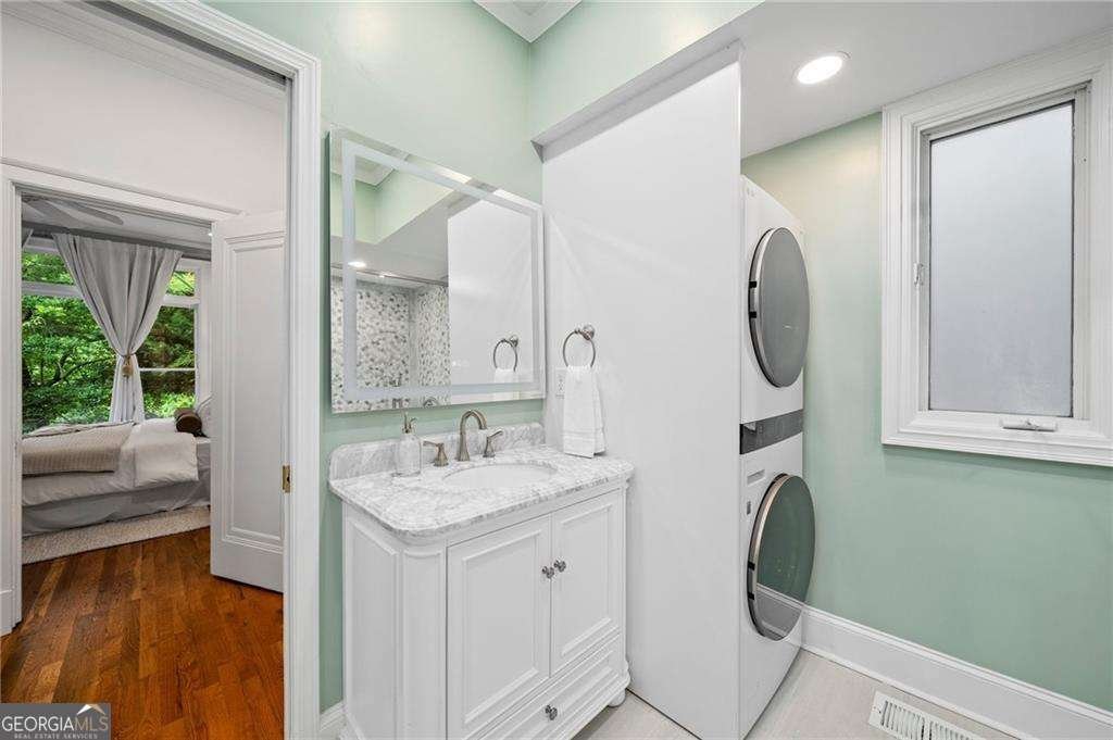 582 LAKESHORE Drive Atlanta - 31