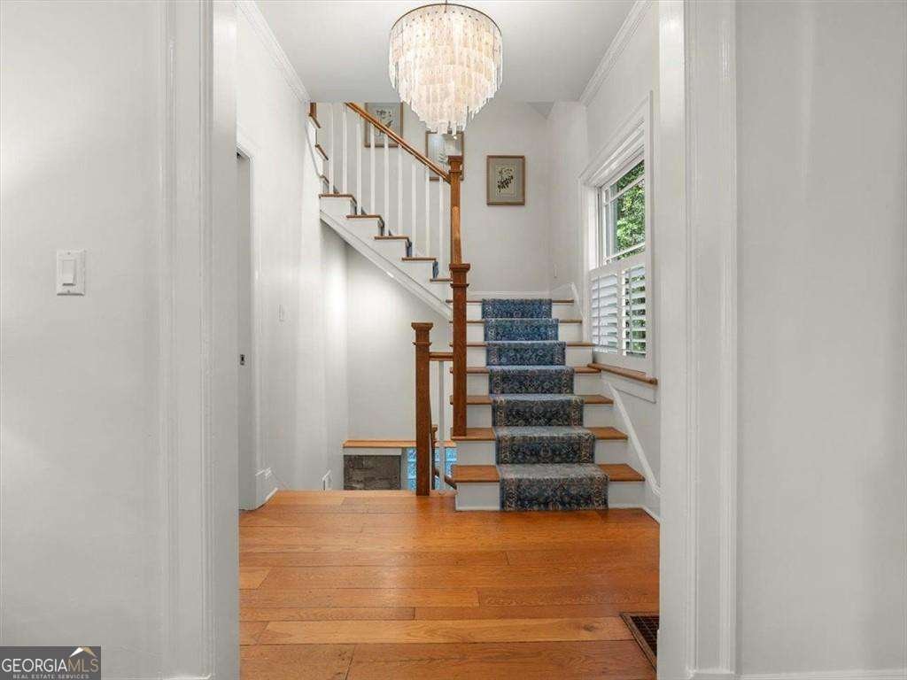 582 LAKESHORE Drive Atlanta - 33