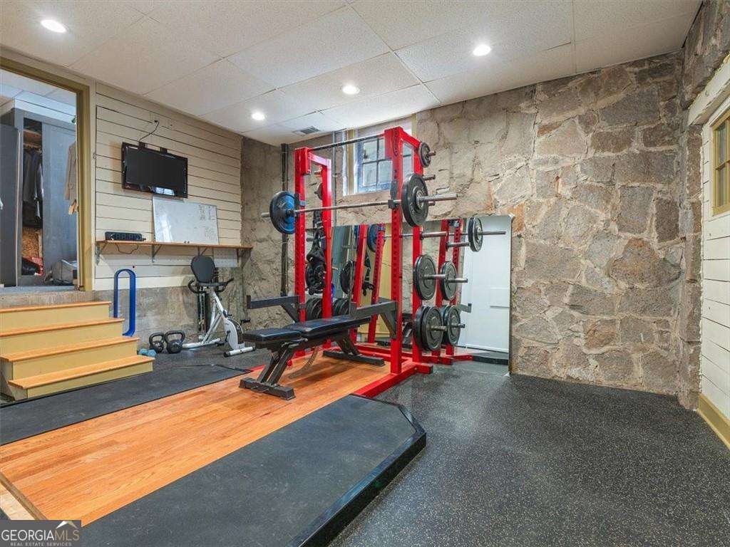 582 LAKESHORE Drive Atlanta - 44