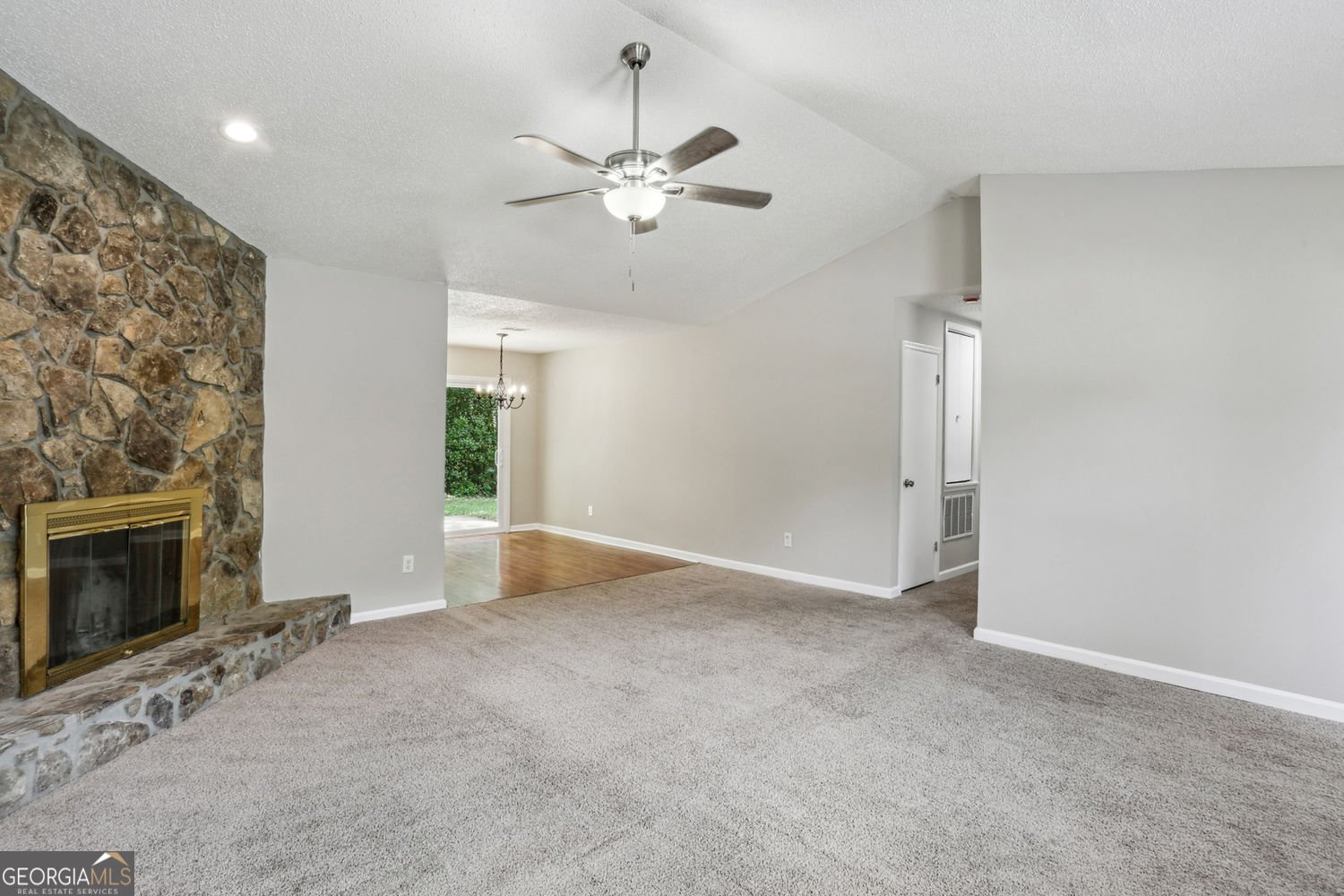 1050 Chapman Circle Circle Stone Mountain - 5