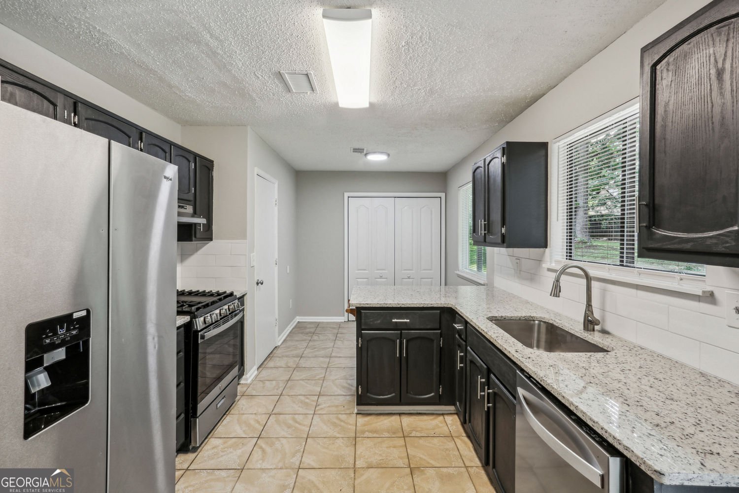 1050 Chapman Circle Circle Stone Mountain - 8