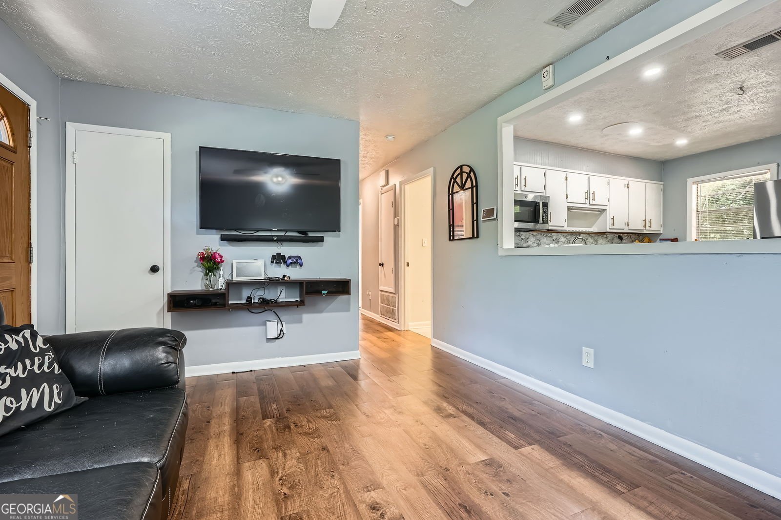 8767 N View Drive Lithia Springs - 8