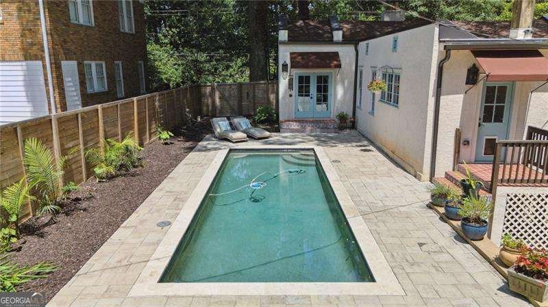 1423 Briarcliff Atlanta - 37