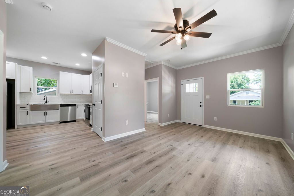 306 Strand Street Rome - 10