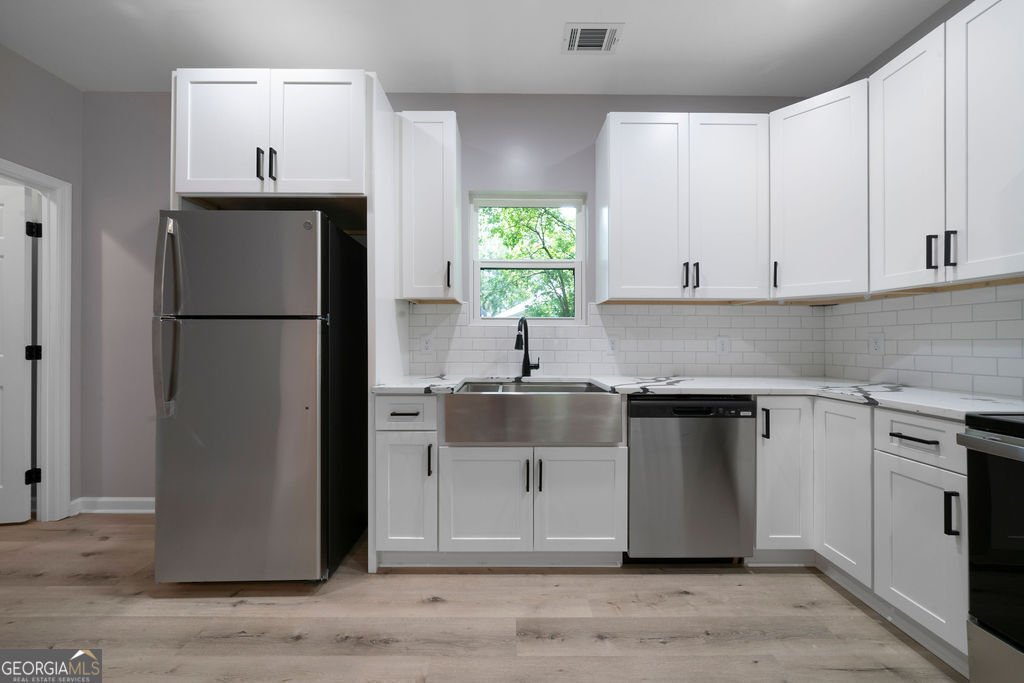 306 Strand Street Rome - 12