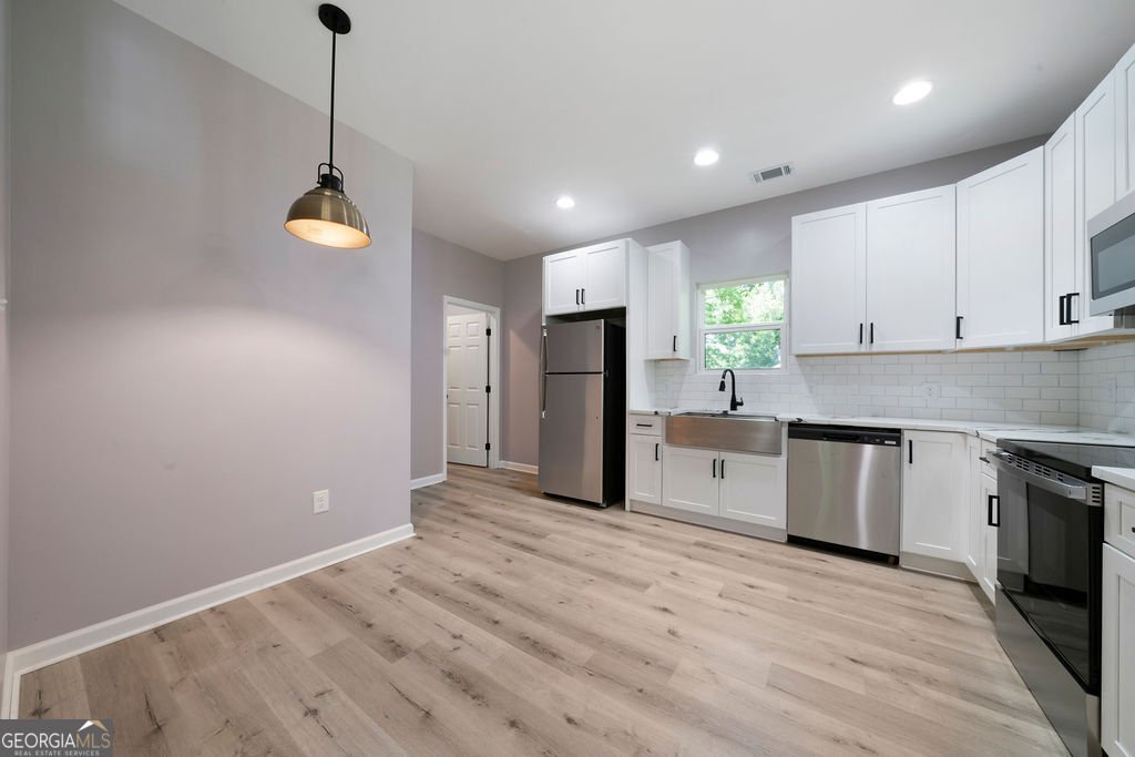 306 Strand Street Rome - 14