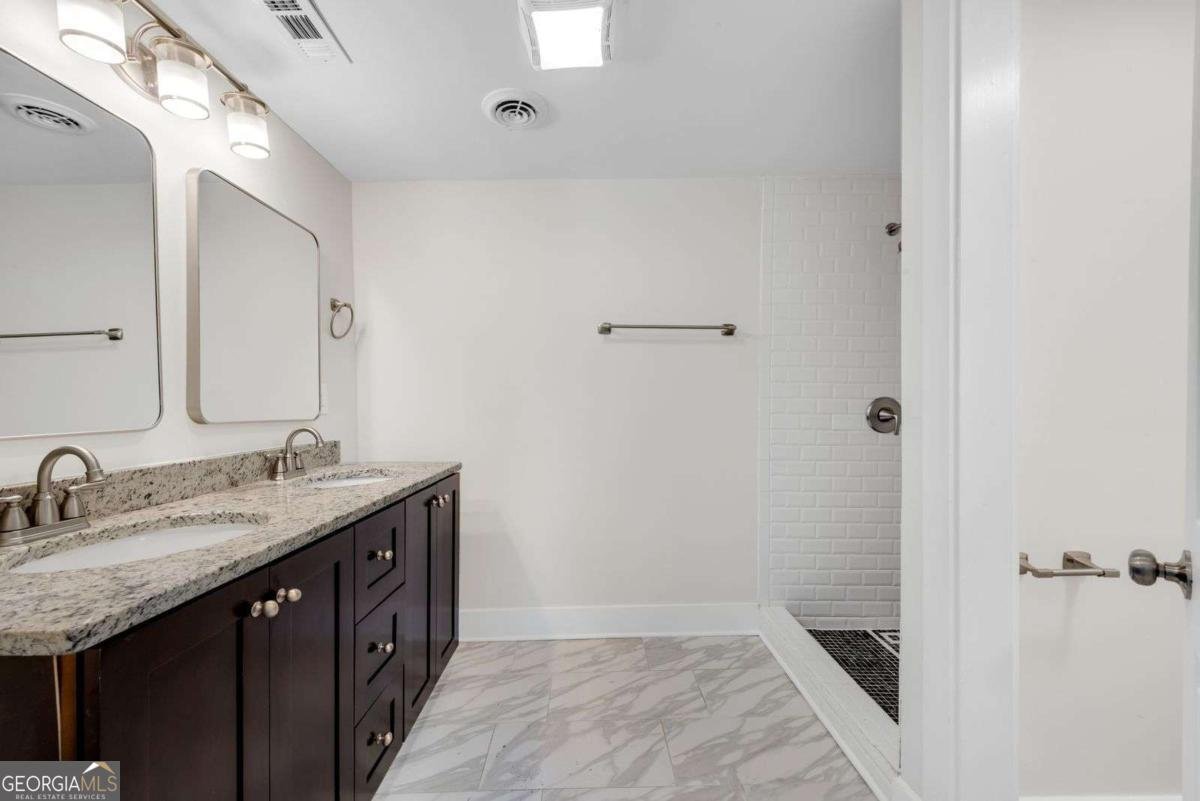 356 Lake Drive Atlanta - 38