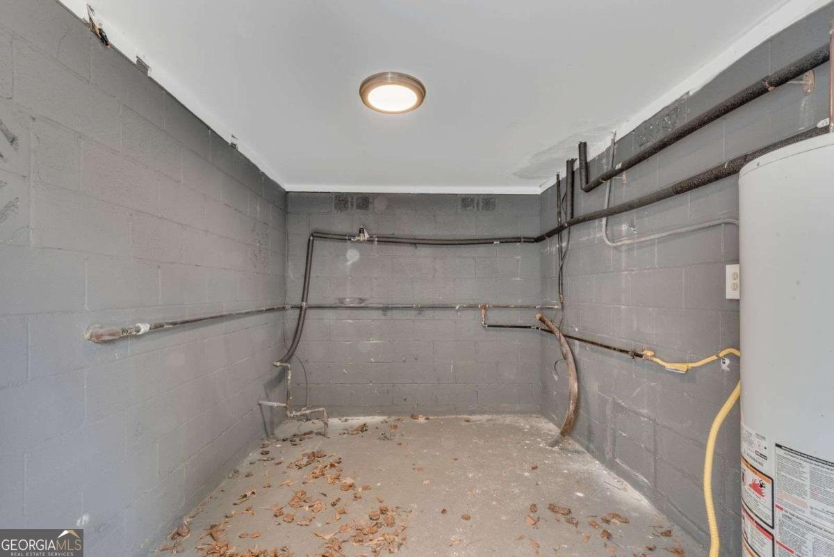 356 Lake Drive Atlanta - 44