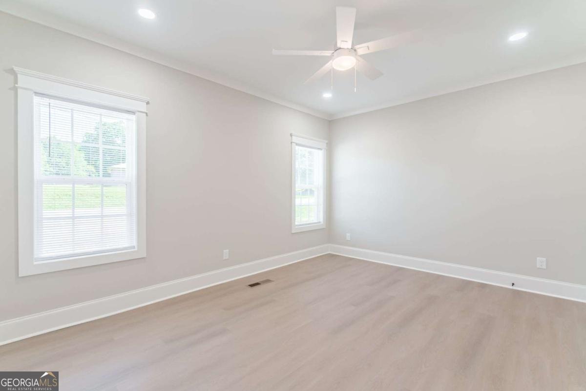 540 Sunset Avenue Comer - 15