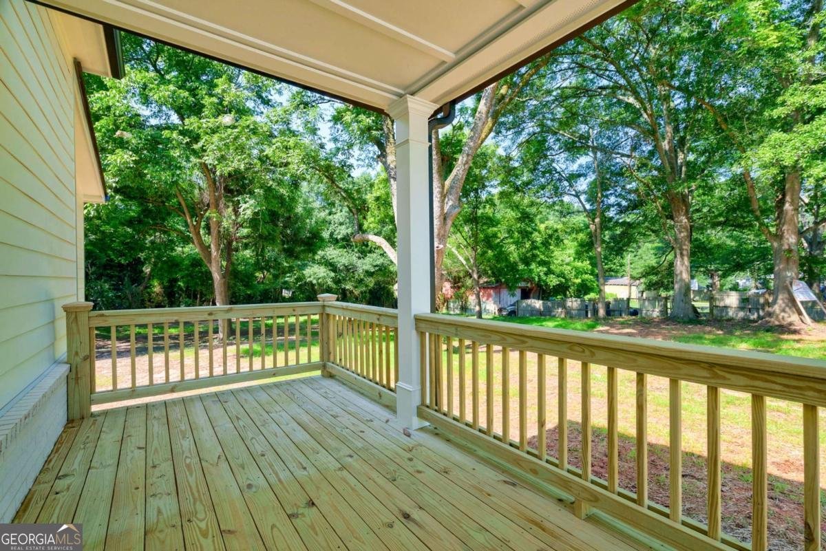 540 Sunset Avenue Comer - 19