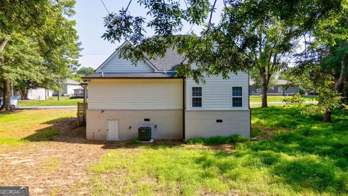 540 Sunset Avenue Comer - 34