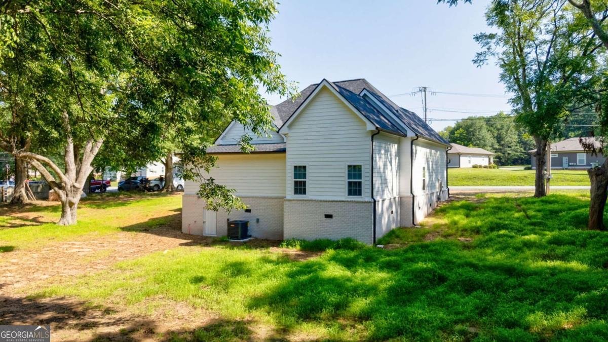540 Sunset Avenue Comer - 36
