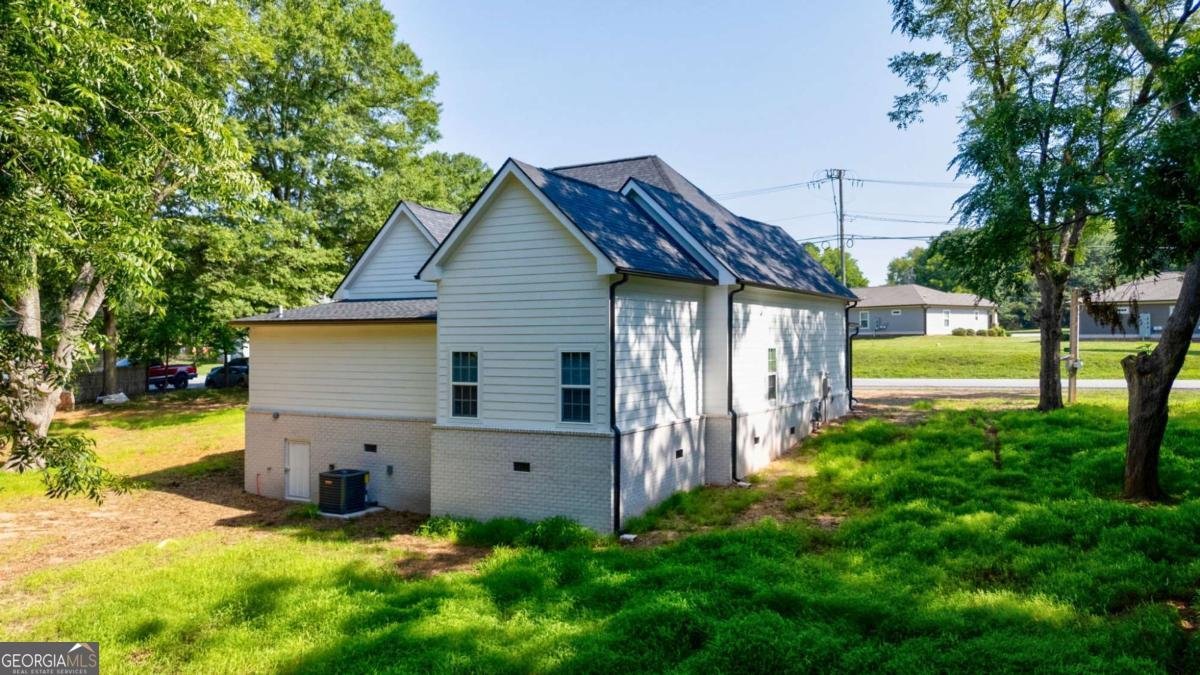 540 Sunset Avenue Comer - 37