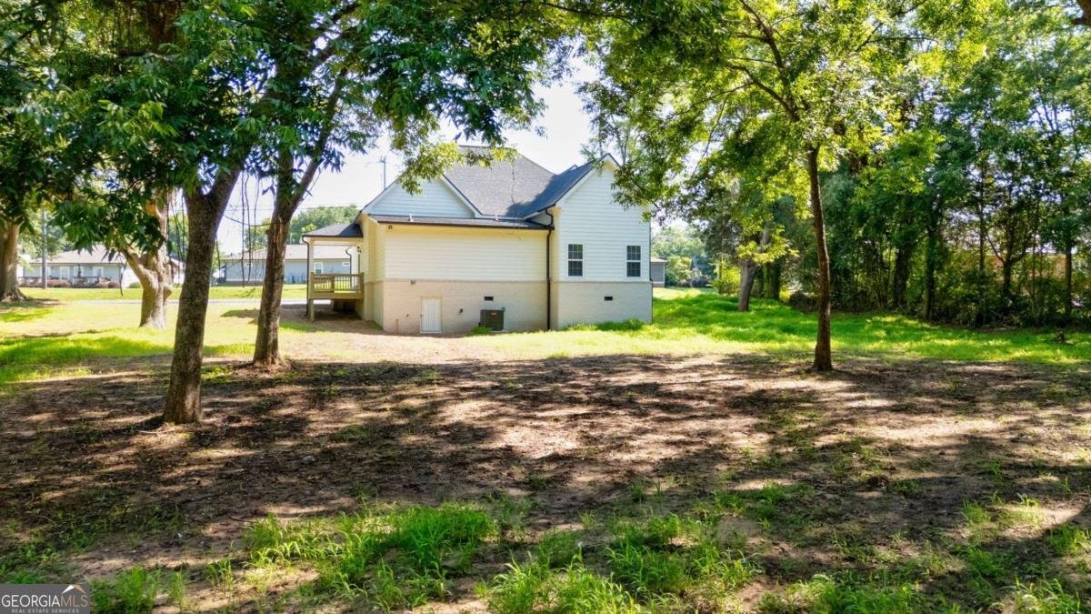 540 Sunset Avenue Comer - 40