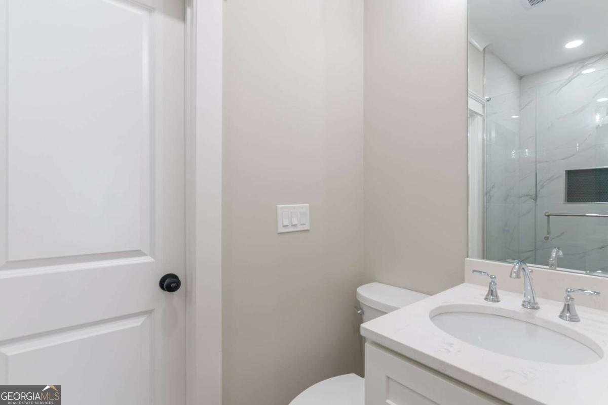 540 Sunset Avenue Comer - 9