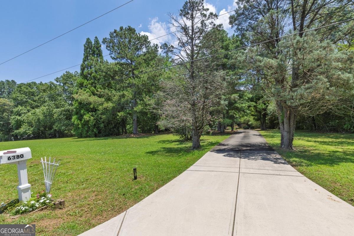 6380 Concord Road Cumming - 32