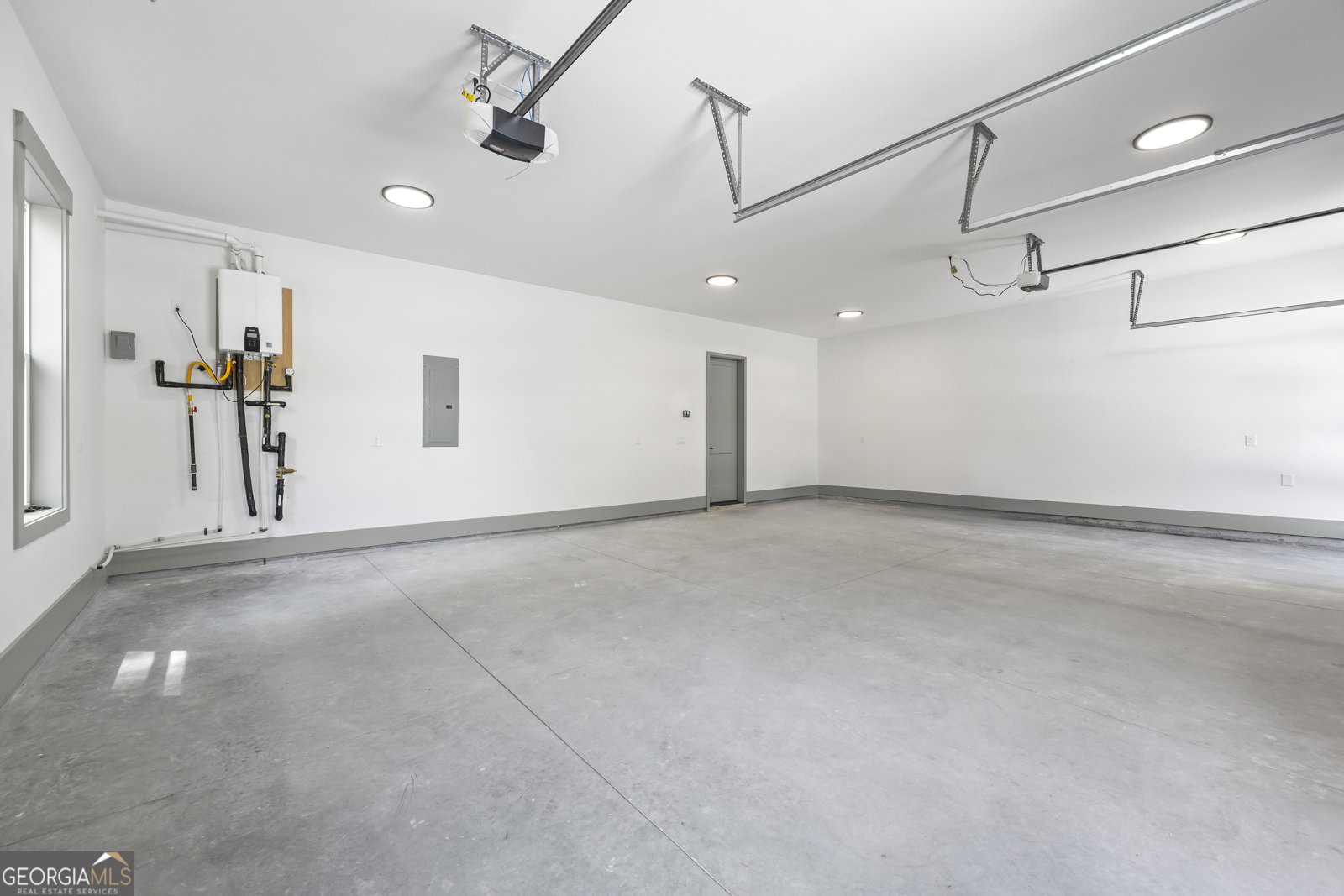 632 Hunters Cove Ln. Loganville - 19