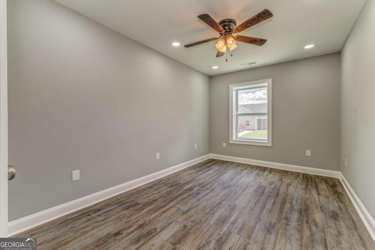 1 Elm Street Aragon - 26