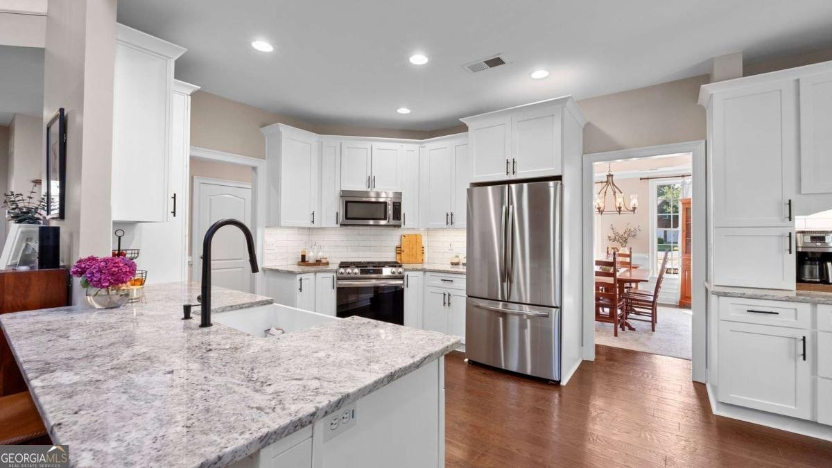 220 Brookeivey Lane Milton - 11