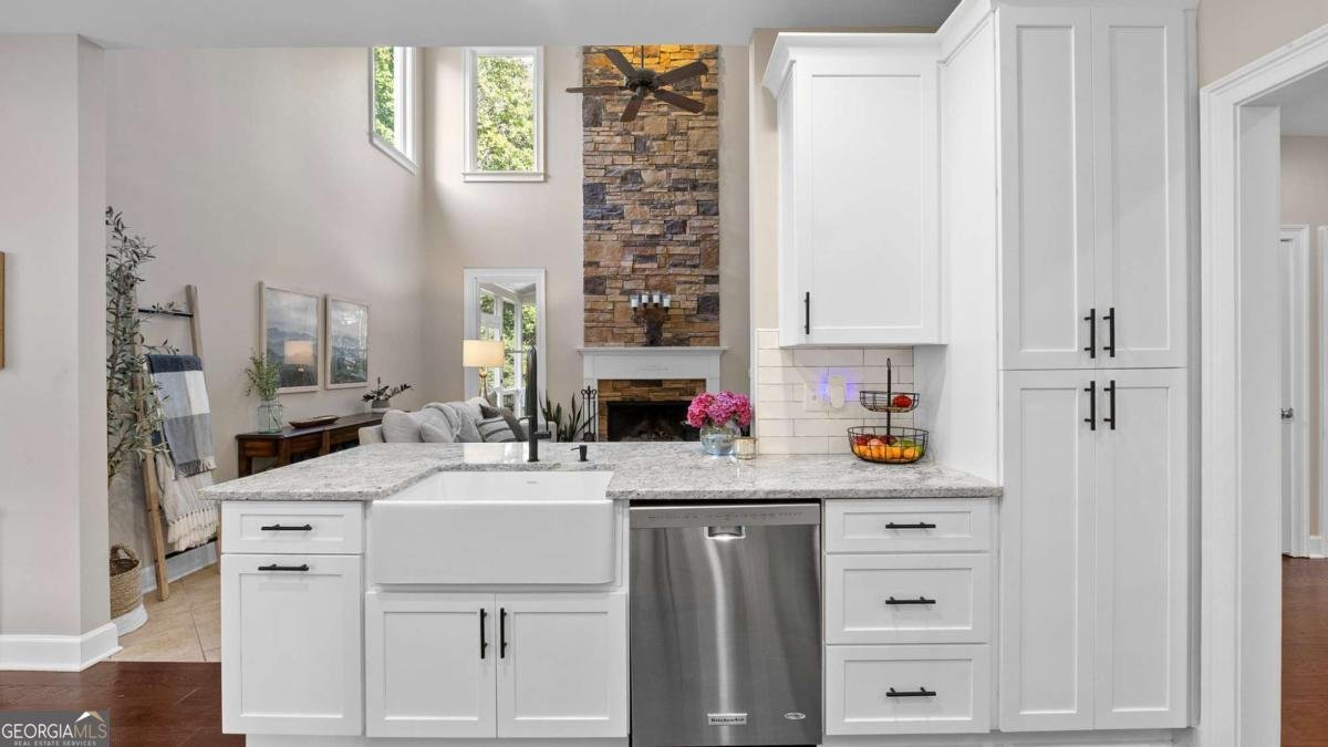 220 Brookeivey Lane Milton - 12