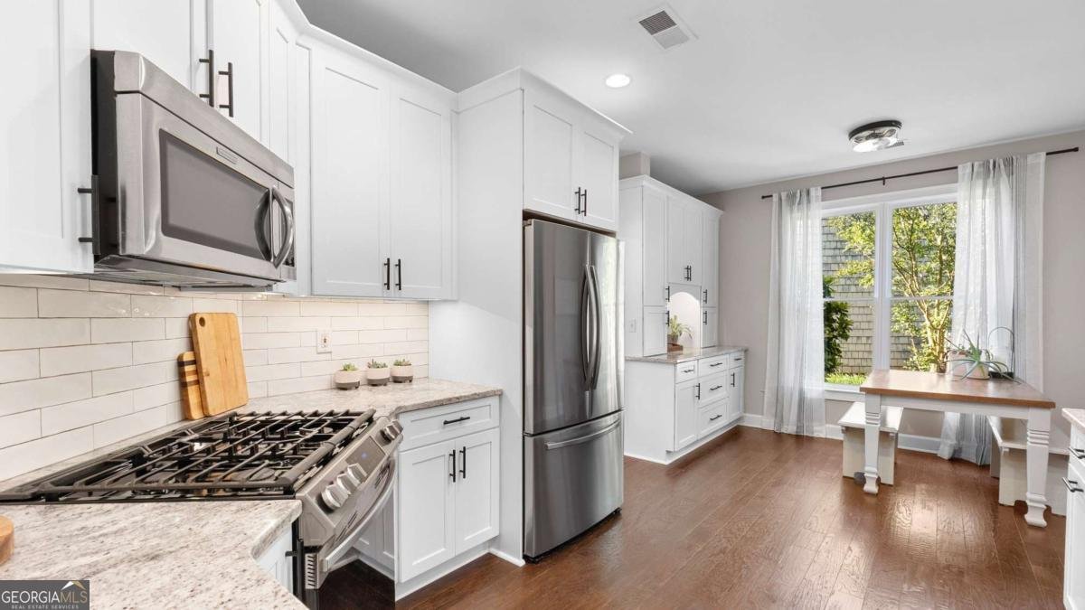 220 Brookeivey Lane Milton - 13