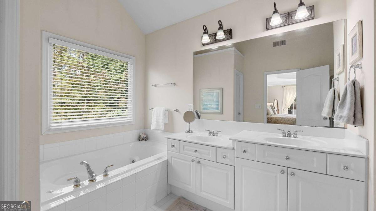 220 Brookeivey Lane Milton - 24