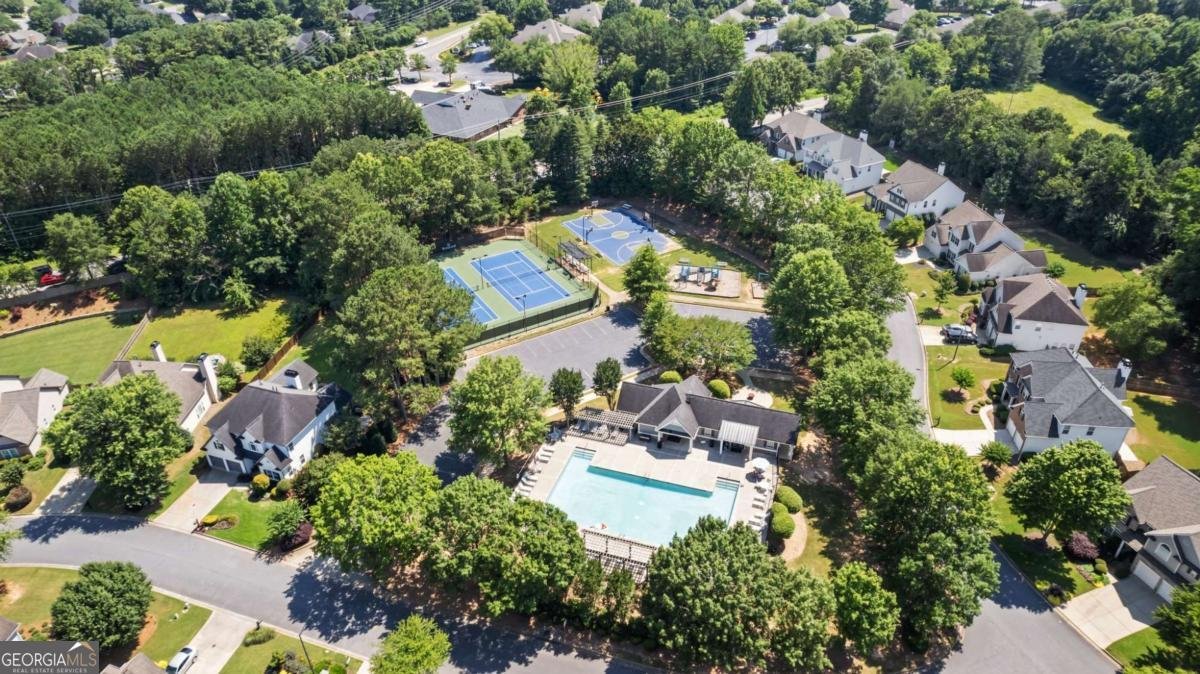 220 Brookeivey Lane Milton - 48