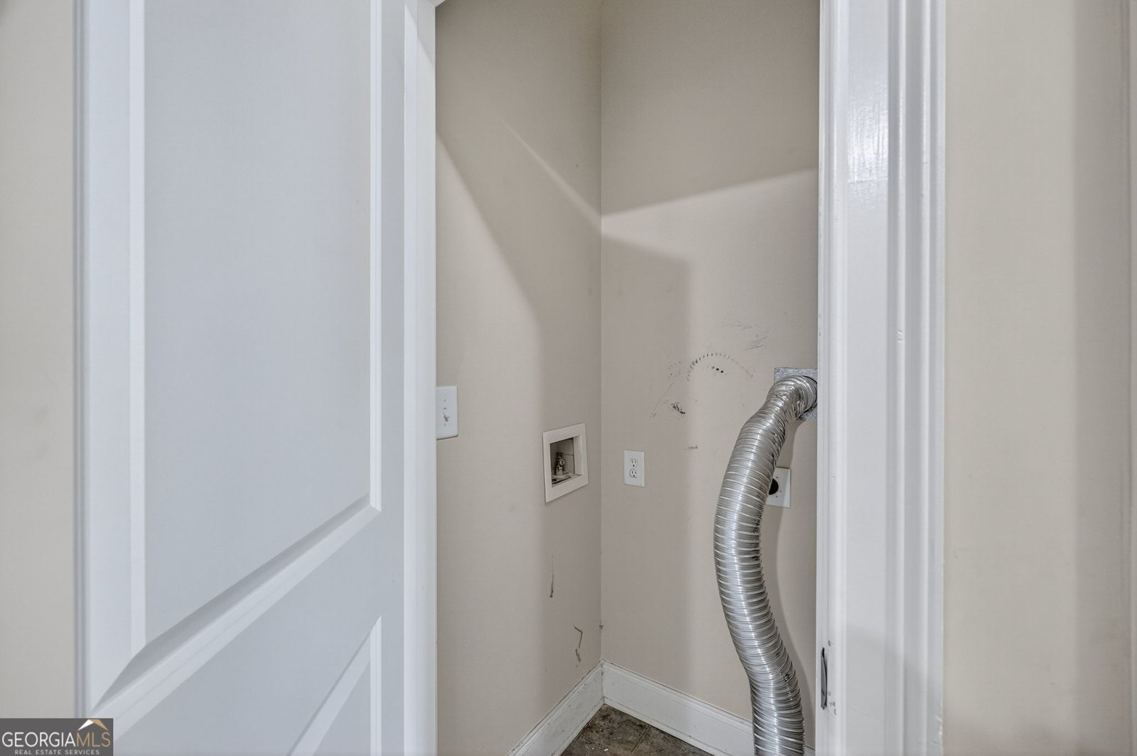6459 Chariot Street Atlanta - 27