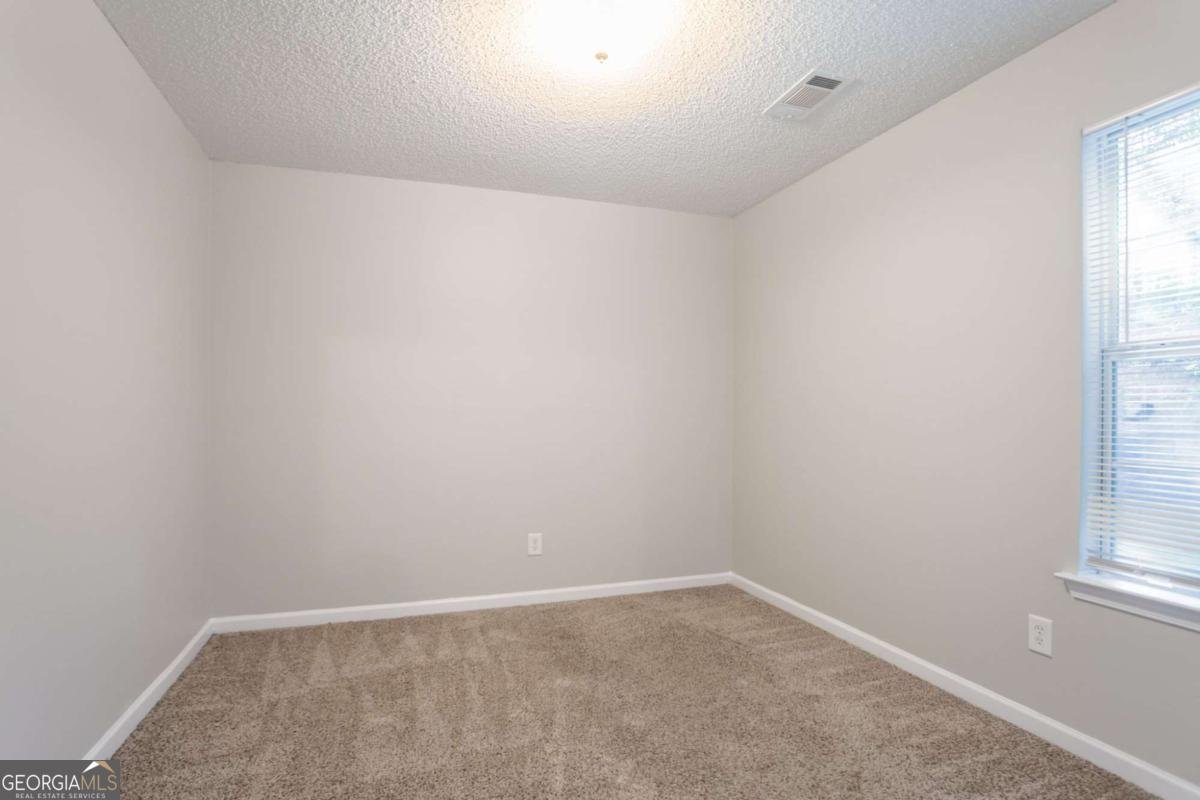 5033 Kens Court Stockbridge - 26