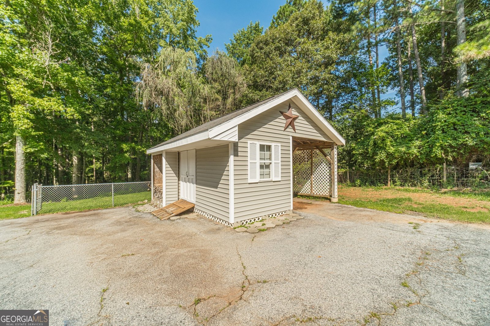 4120 Grady Smith Road Loganville - 45