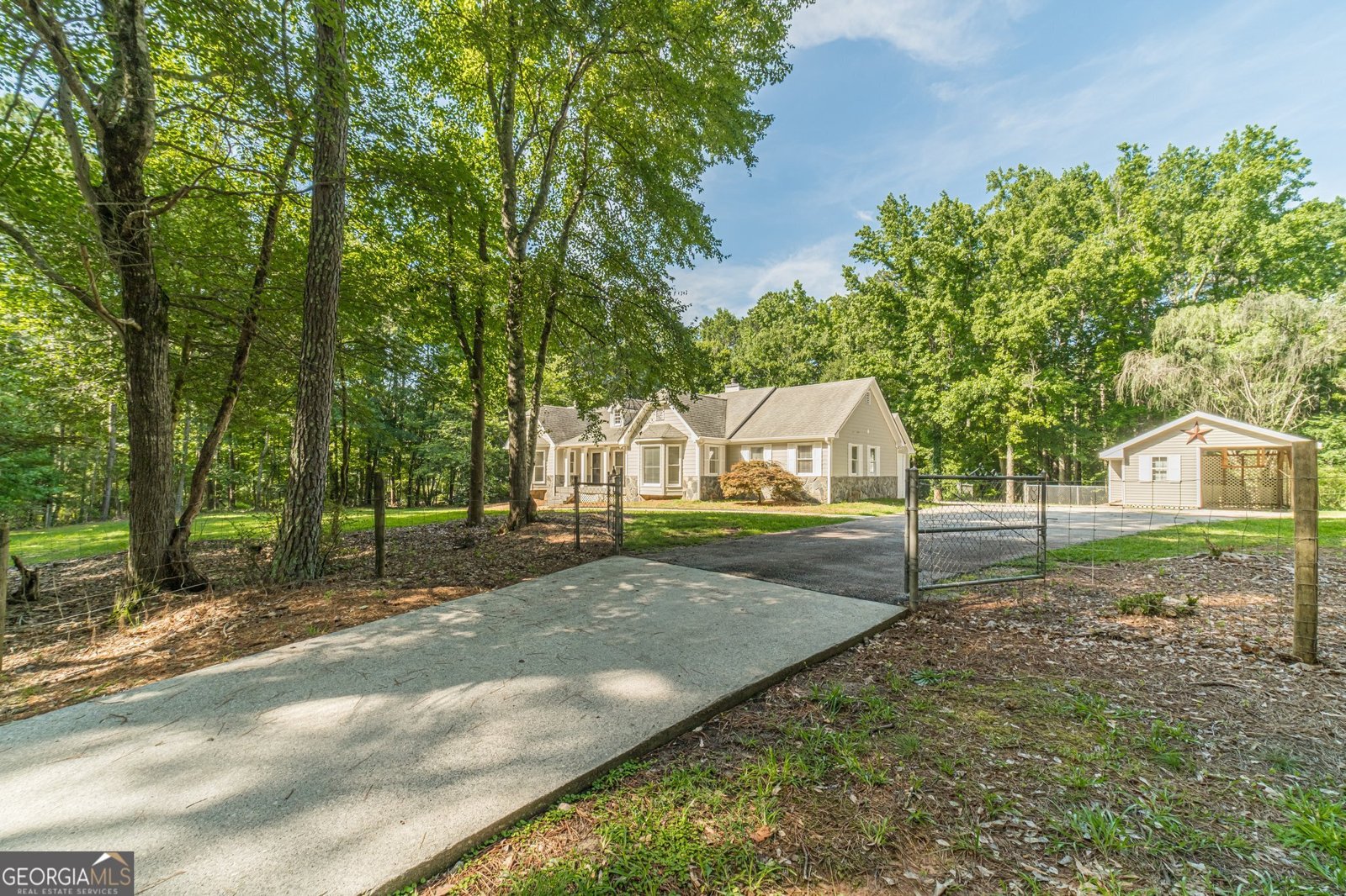 4120 Grady Smith Road Loganville - 55