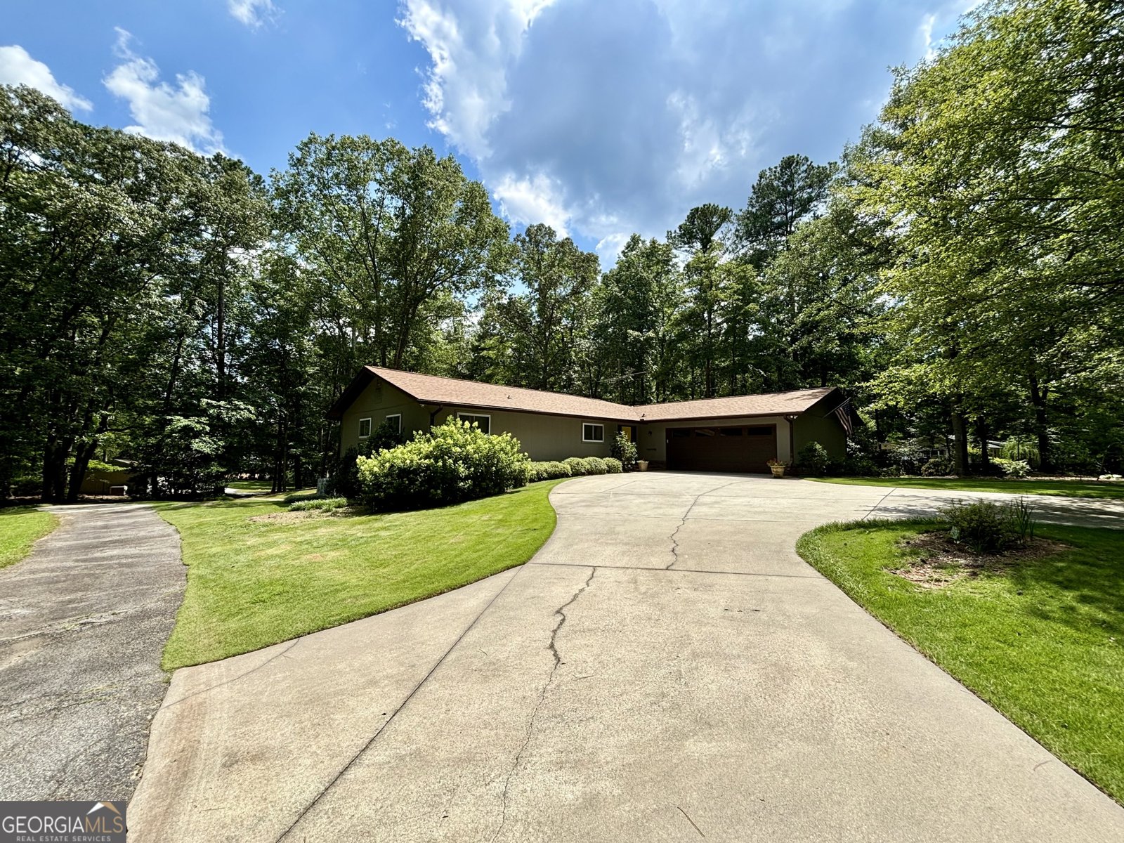 125 Cannongate Circle Sharpsburg - 2