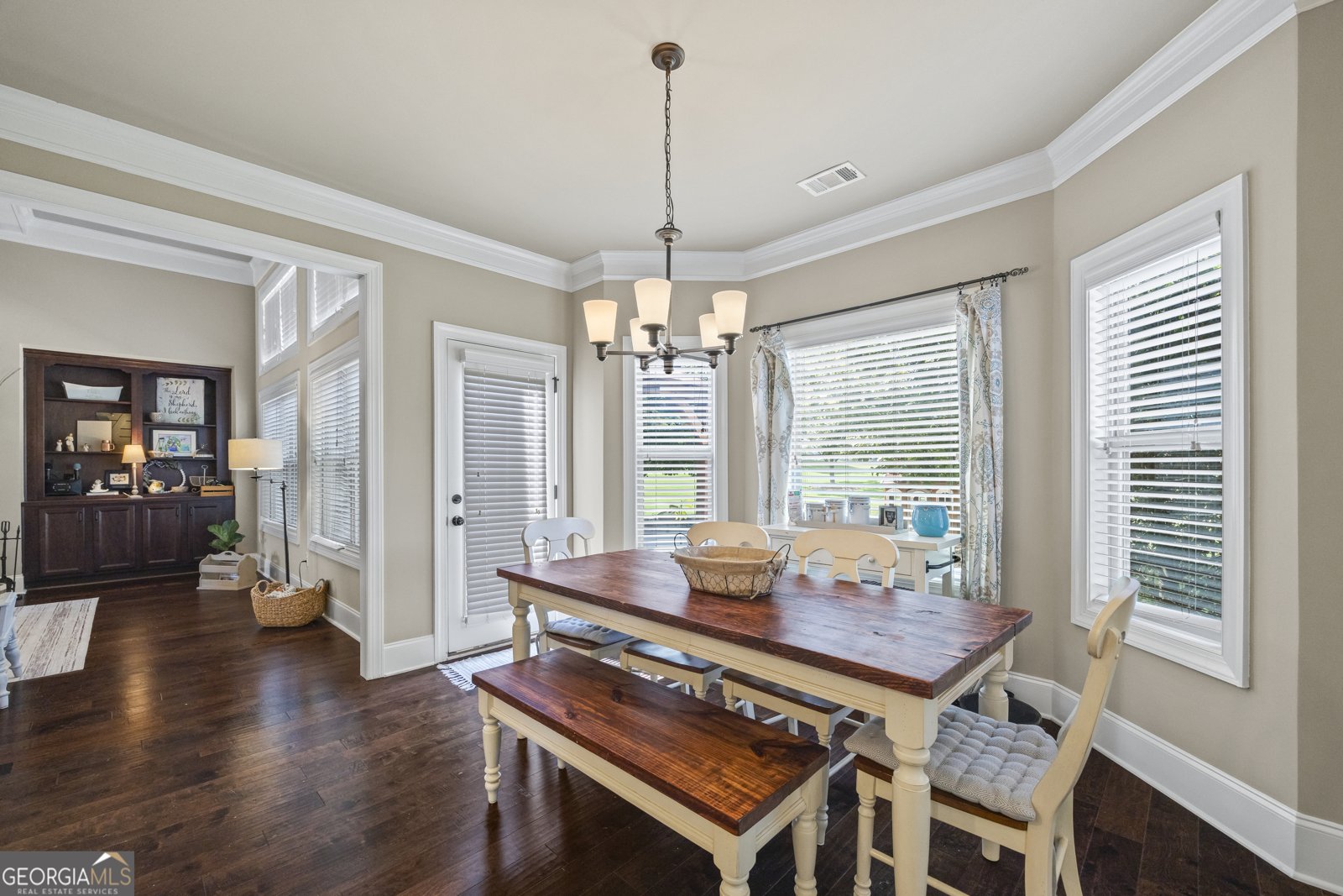 2453 Club Estates Drive Statham - 34