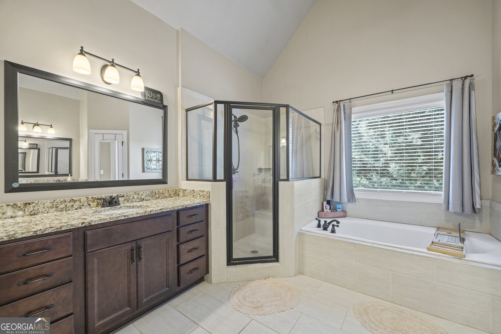 2453 Club Estates Drive Statham - 43