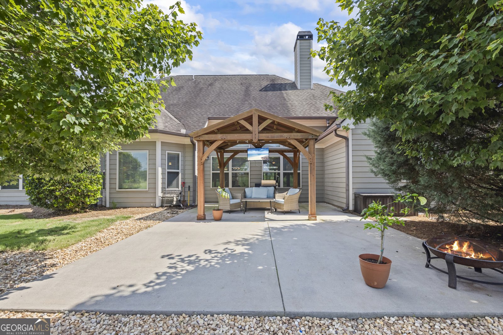 2453 Club Estates Drive Statham - 72