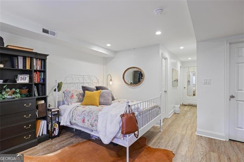 7045 Hunters Knoll Sandy Springs - 10