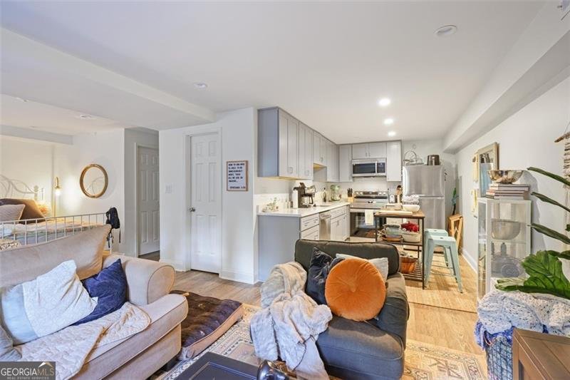 7045 Hunters Knoll Sandy Springs - 13