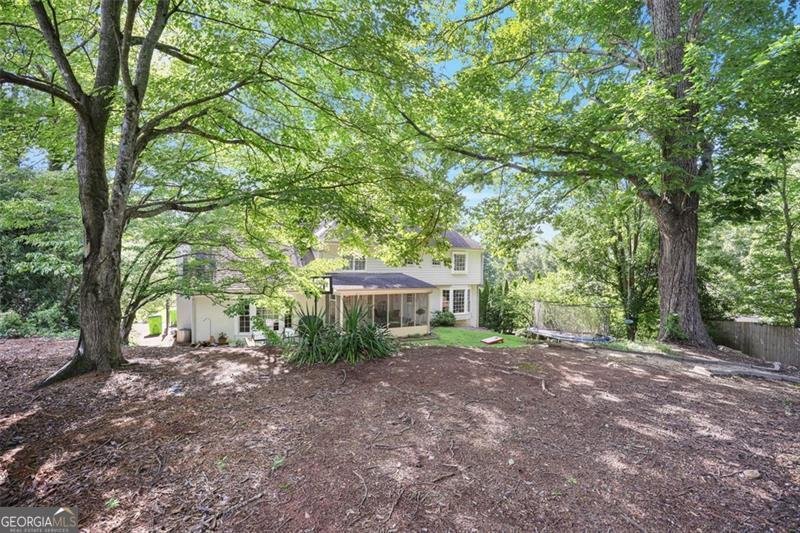 7045 Hunters Knoll Sandy Springs - 16