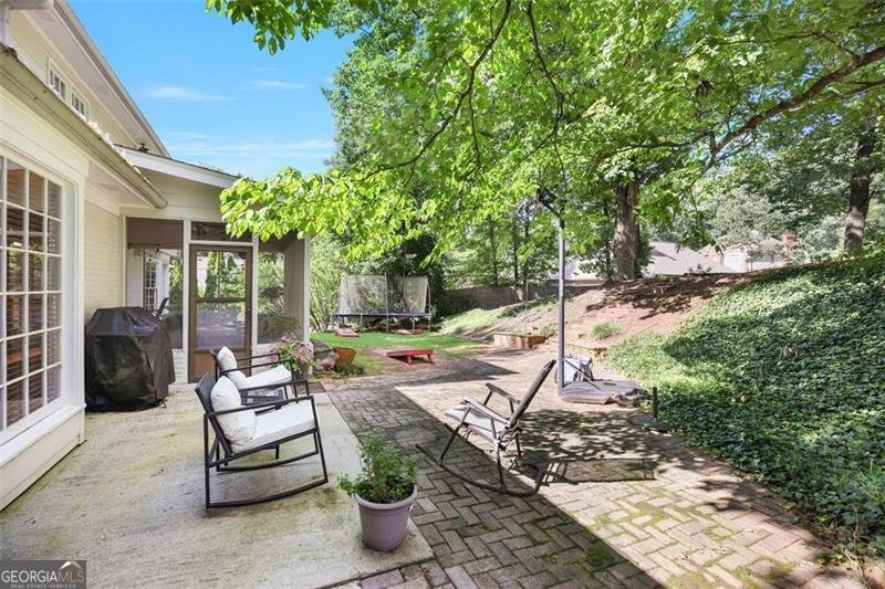 7045 Hunters Knoll Sandy Springs - 42