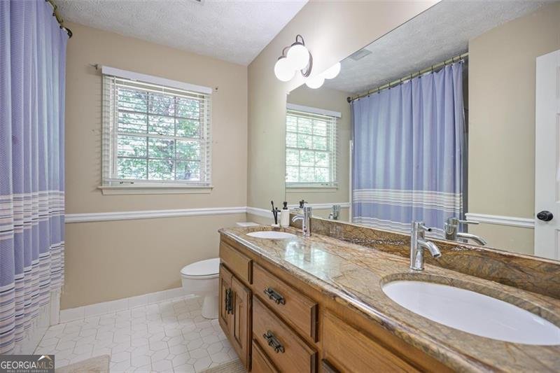 7045 Hunters Knoll Sandy Springs - 8