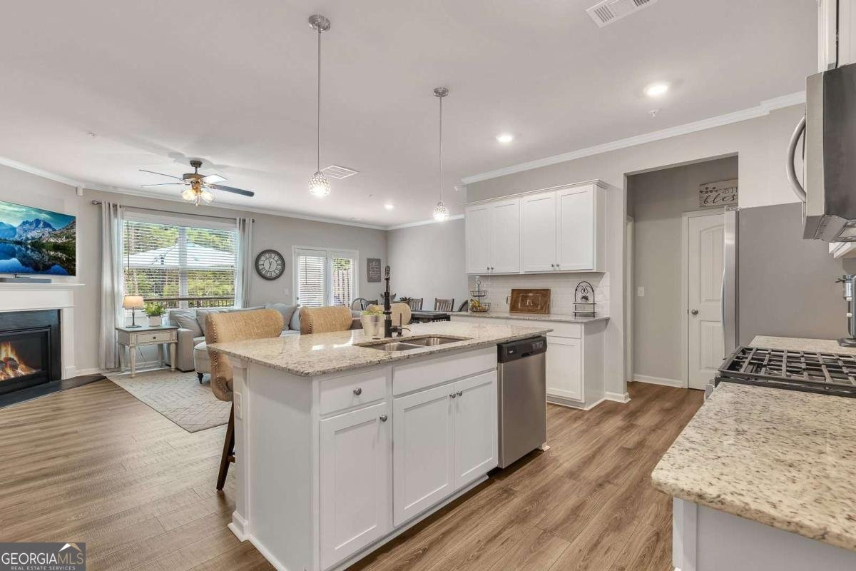 738 Woodstock Grove Drive Woodstock - 2