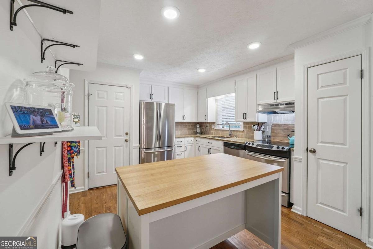 190 Windflower Trace Roswell - 14