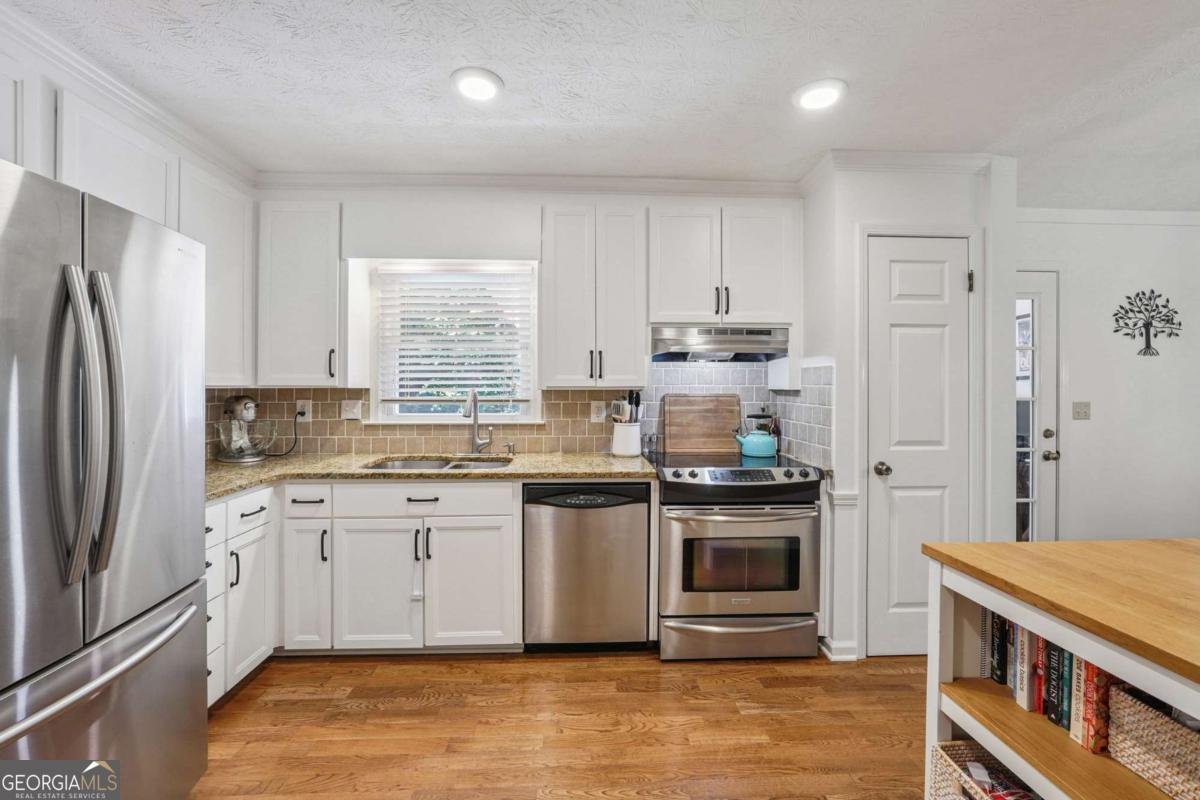 190 Windflower Trace Roswell - 18
