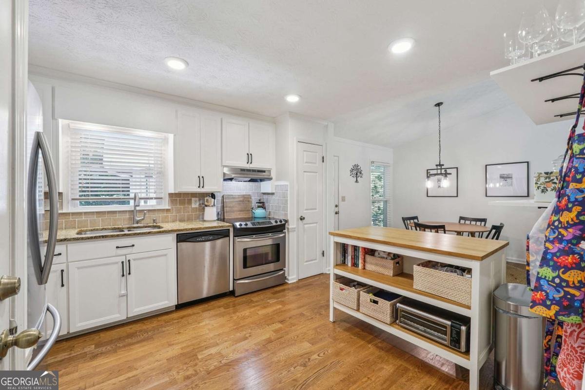 190 Windflower Trace Roswell - 19