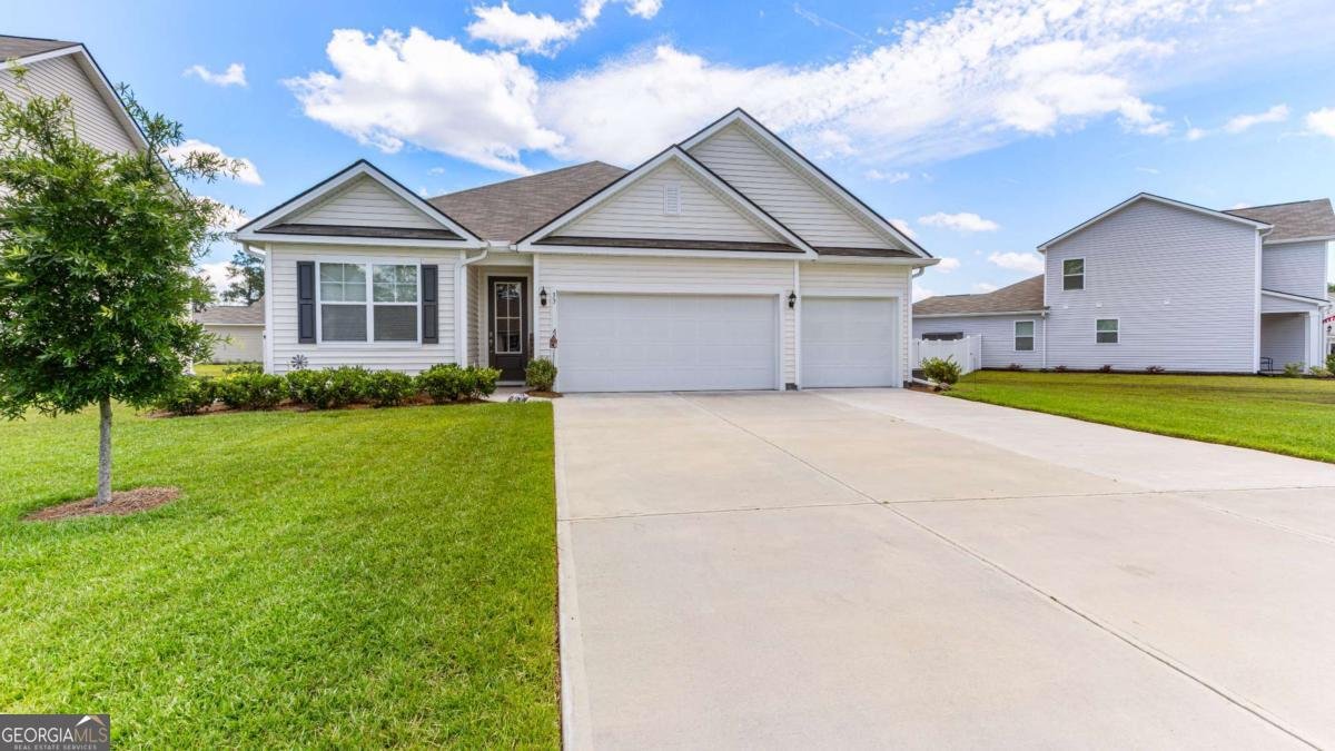 33 Woodford Reserve Drive Pooler - 1